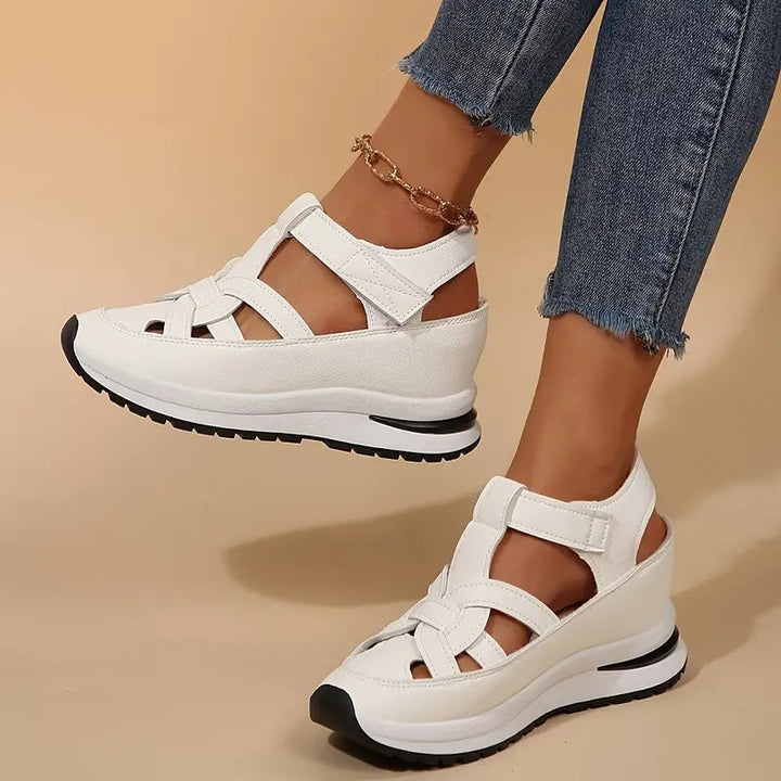 Aveta Cushioned Sandals