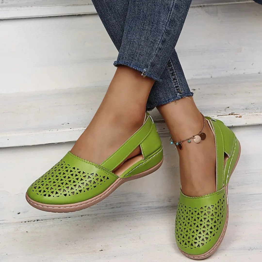Comfortable Women's Cushioned Shoes with Contoured Support and Breathable Design for All-Day Comfort