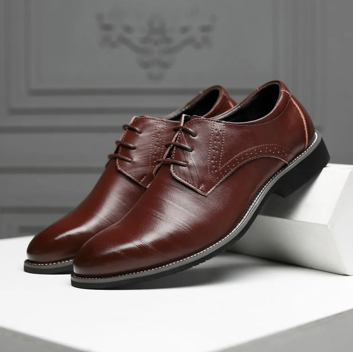 Ανδρικά επίσημα παπούτσια brogue με διακοσμητικές διατρήσεις Roma