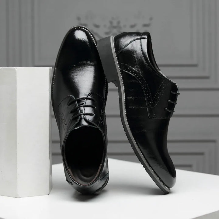 Ανδρικά επίσημα παπούτσια brogue με διακοσμητικές διατρήσεις Roma
