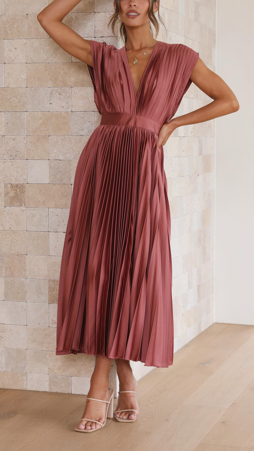Annabelle - Women's Elegant Pleated Chiffon Maxi Dress