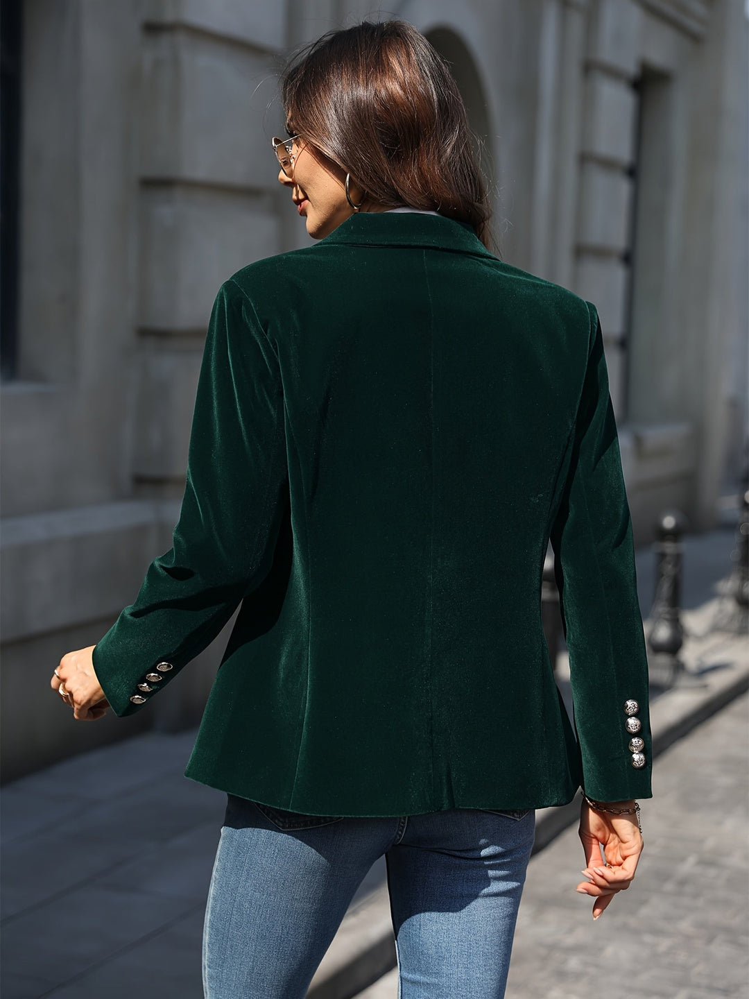 Addison - Blazer de terciopelo para mujer con detalles de botones dorados, un lujo atemporal con un toque moderno