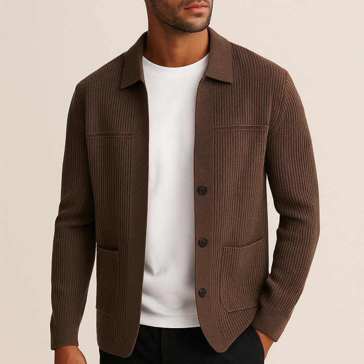Ανδρική ζακέτα με ριμπ πλέξη, μπροστινό κλείσιμο με κουμπιά και τσέπες patch