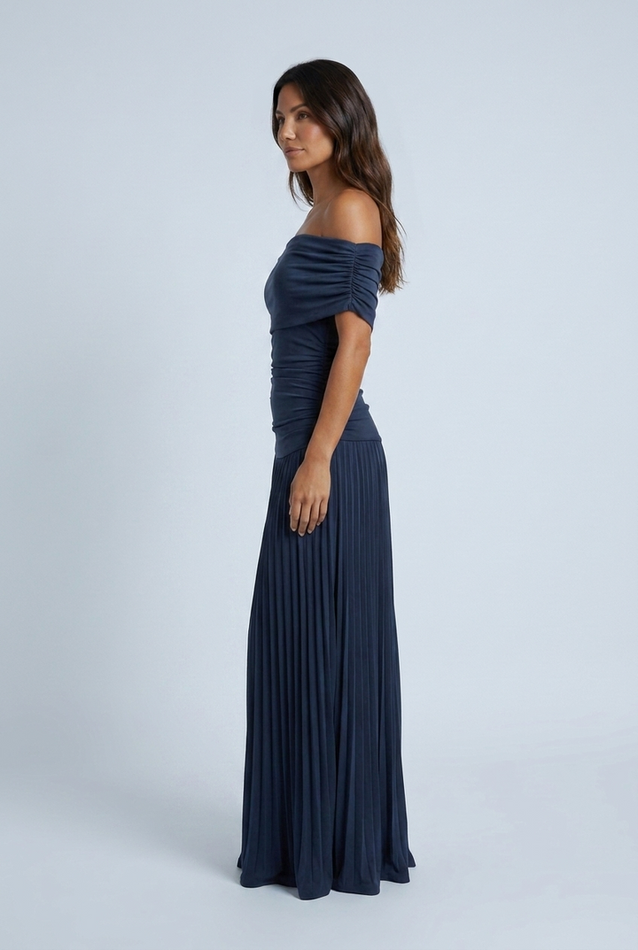 Women's Off-Shoulder Pleated Maxi Dress - photo 3