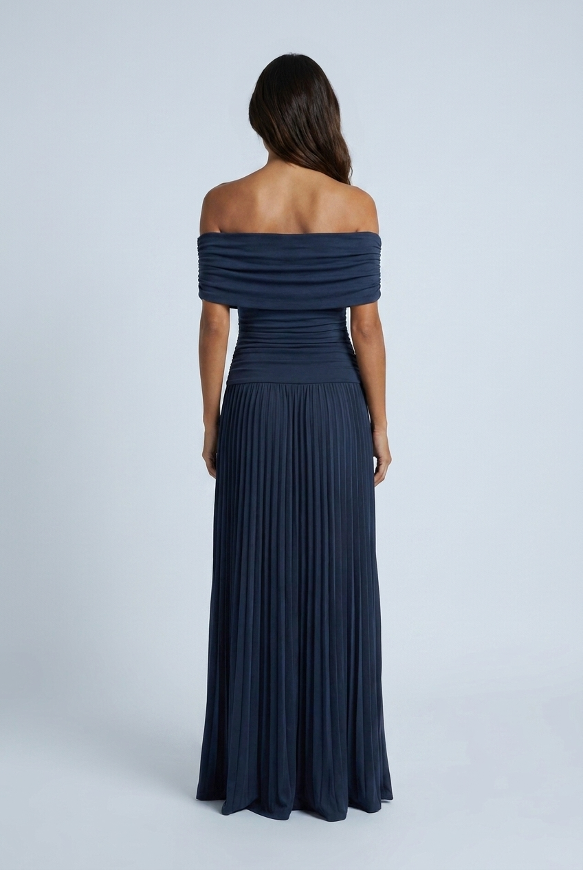 Women's Off-Shoulder Pleated Maxi Dress - photo 4