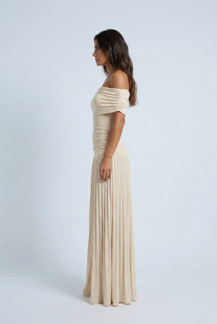 Women's Off-Shoulder Pleated Maxi Dress - photo 7