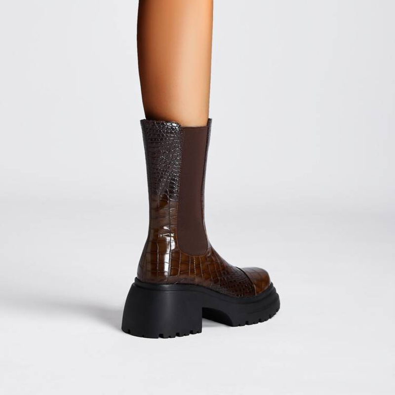 Darcy: botas de caña baja para mujer con suela dentada y paneles elásticos