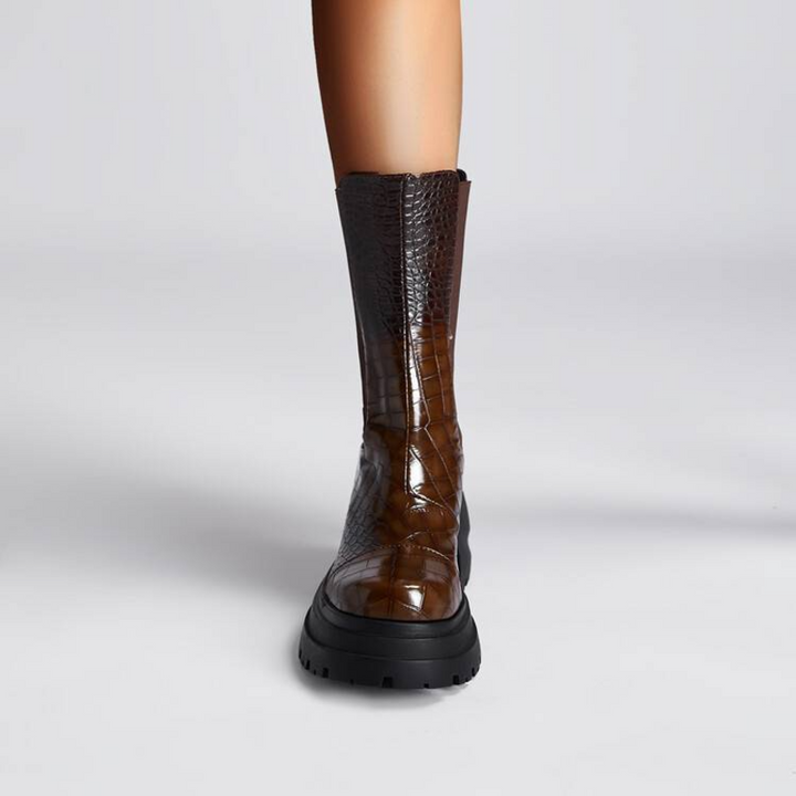 Darcy: botas de caña baja para mujer con suela dentada y paneles elásticos