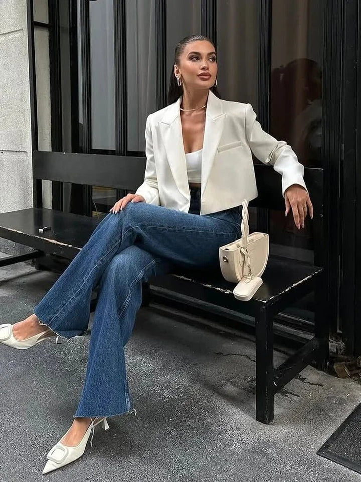 Pamela: chaqueta acolchada corta para mujer con hombros estructurados