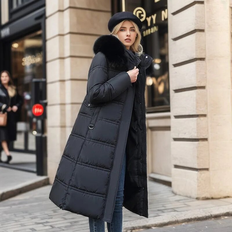 Winnie - Long manteau d’hiver pour femme avec capuche bordée de fausse fourrure