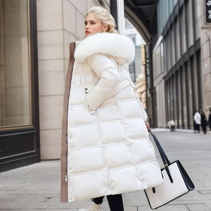 Winnie - Long manteau d’hiver pour femme avec capuche bordée de fausse fourrure