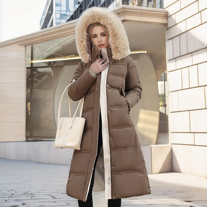Winnie - Long manteau d’hiver pour femme avec capuche bordée de fausse fourrure