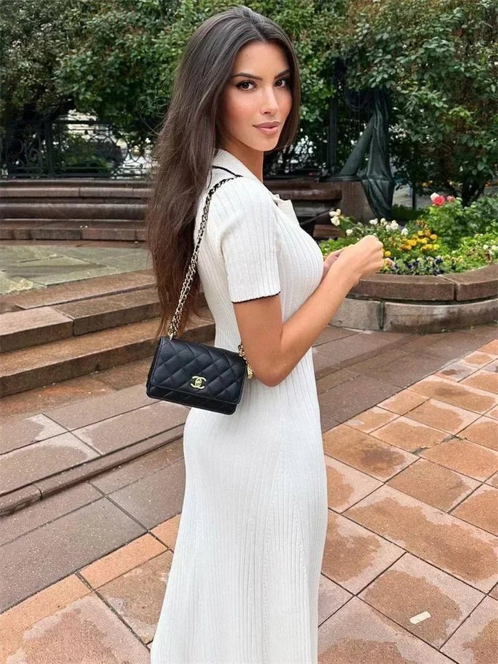 Cara: vestido tipo jersey de canalé para mujer con ribete en contraste